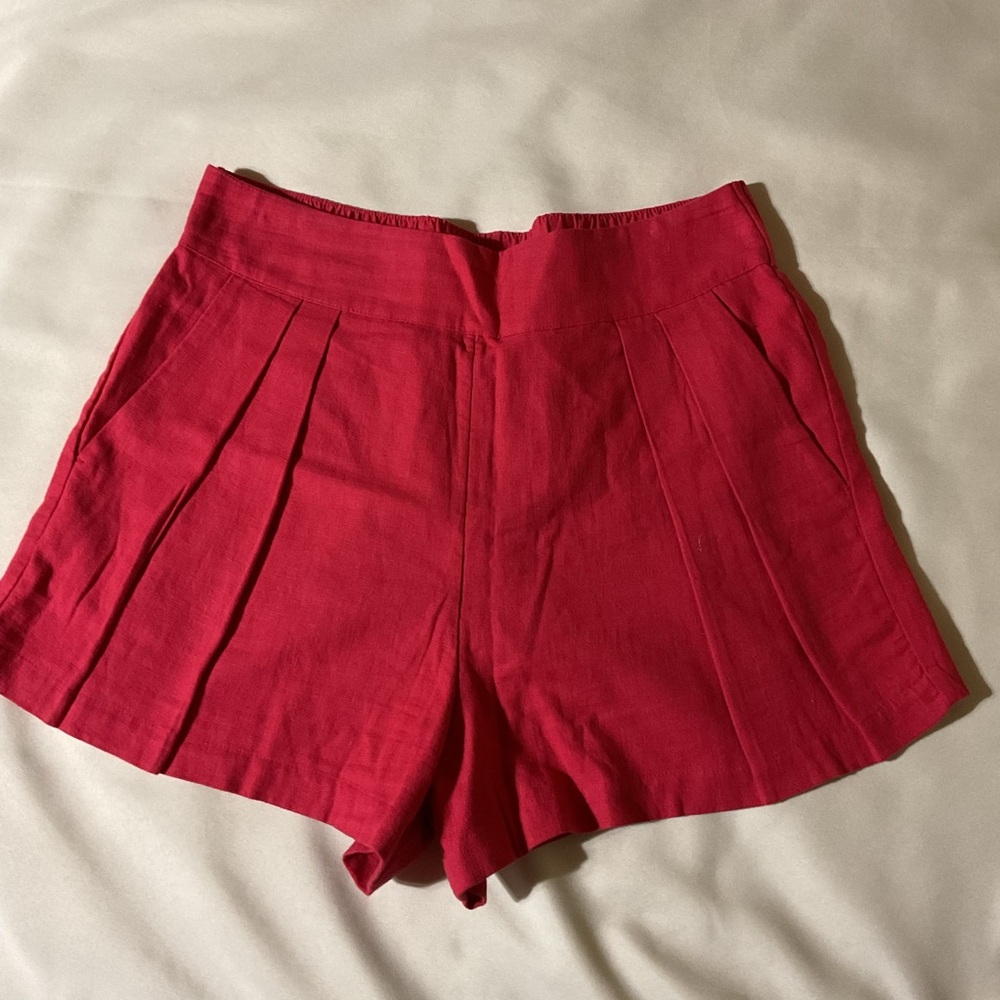 Abercrombie & Fitch Red High-Waist Pleated Women's Shorts